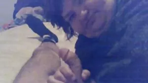 Алис Лайтхаус home porno се чука на дивана с татуировките си